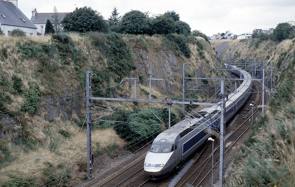 https://www.eisenbahnfotograf.de/datei/August 2000/4000240 SNCF TGV A Morlaix 6.8.2000 8742.jpg